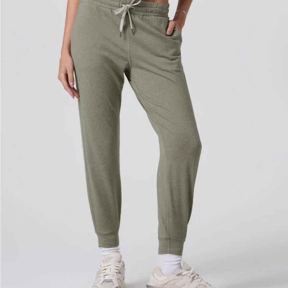 Vuori Laurel Heather Performance Jogger